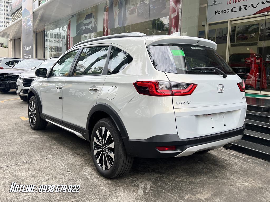 Cạnh đuôi xe Honda BRV L Trắng Bạc